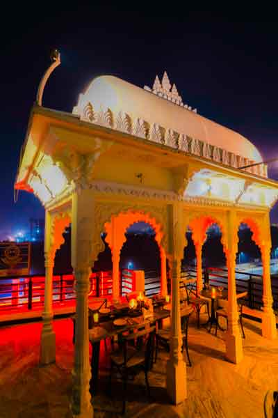 Best rooftop restaurant for parties in Udaipur